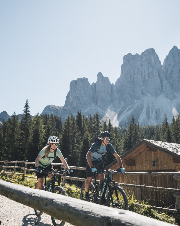 Slow Bike Villnöss (c) IDM Südtirol Alex Moling